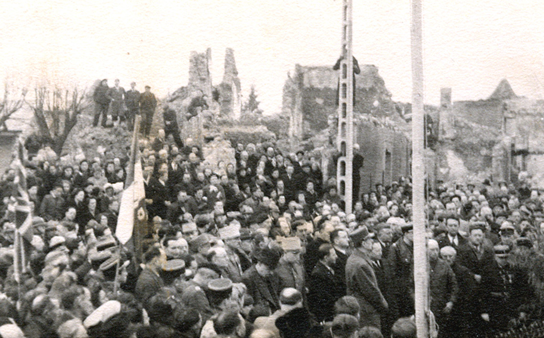 Foule Visite du Général De Gaulle le 5 Mars 1945 Rouffignac Dordogne